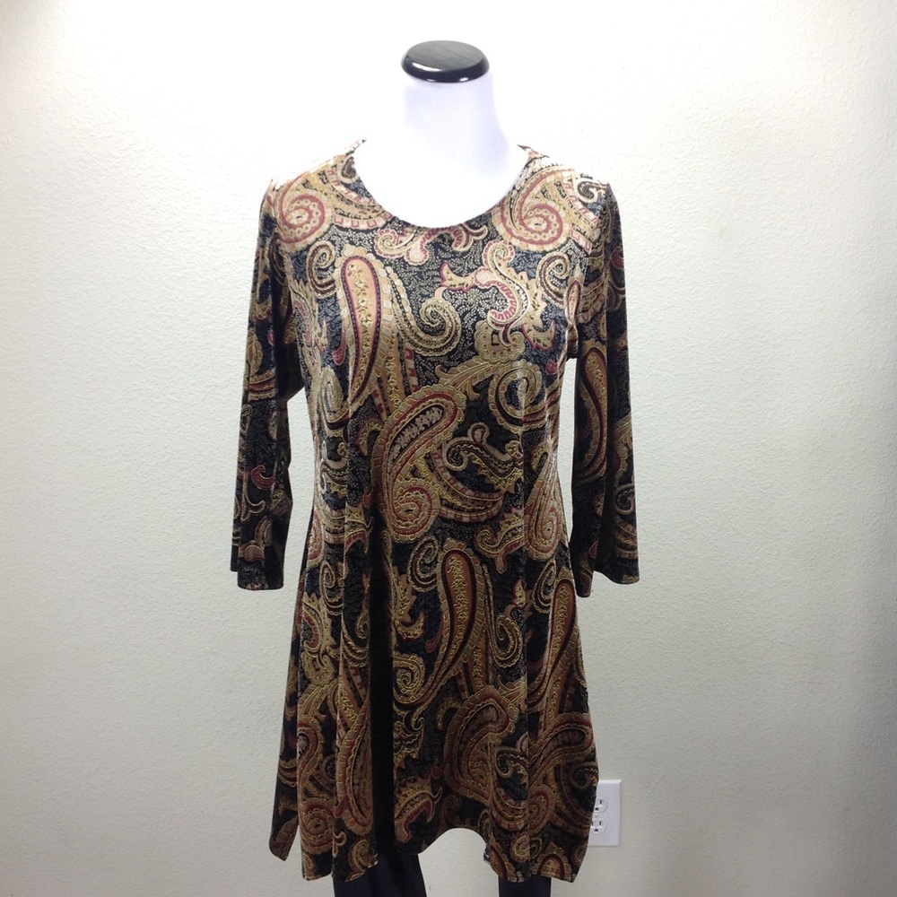 ReBekah Black & Gold Velvet Swing Hem Top